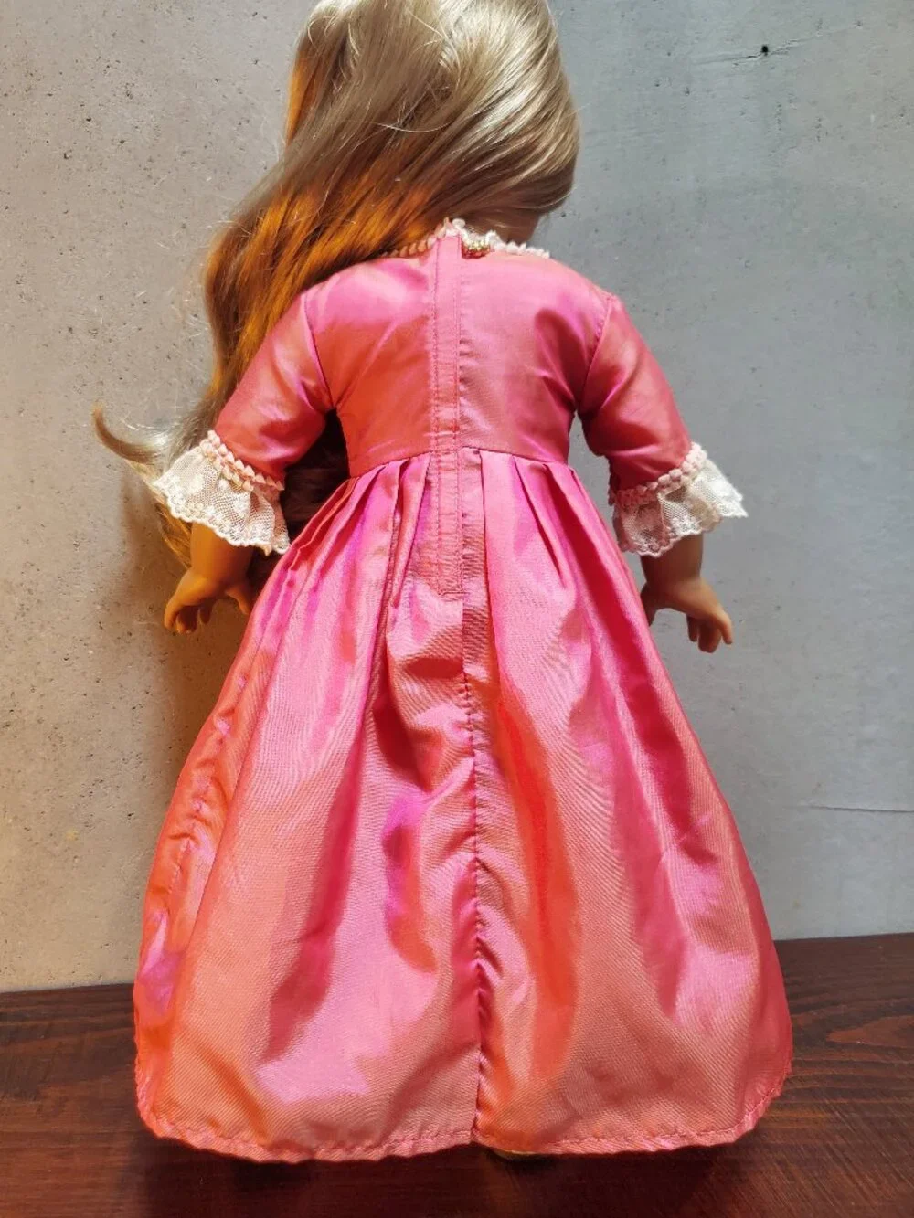 RETIRED American Girl Elizabeth Cole Doll + Pink Meet Gown, Book & Extras VGUC